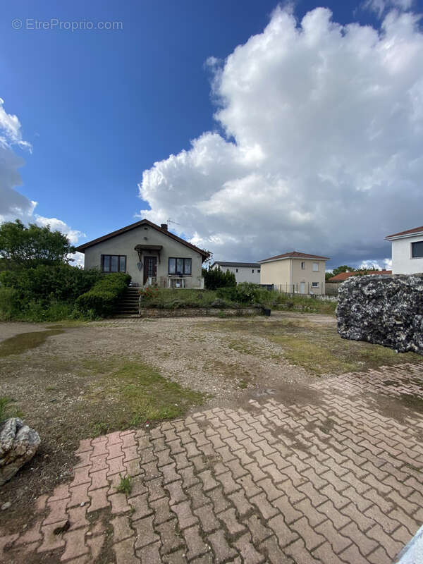 Maison à PUSIGNAN