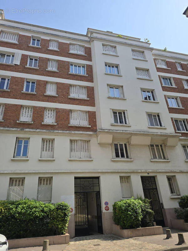 Appartement à COURBEVOIE
