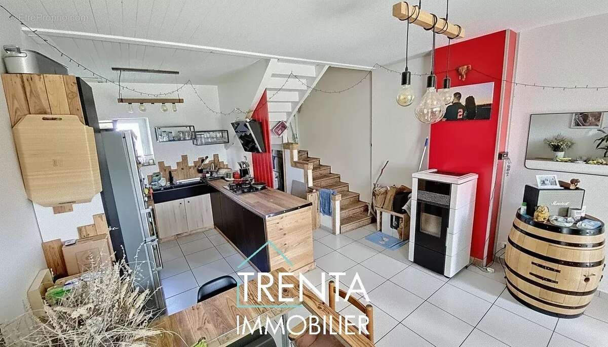 Maison à LES ABRETS