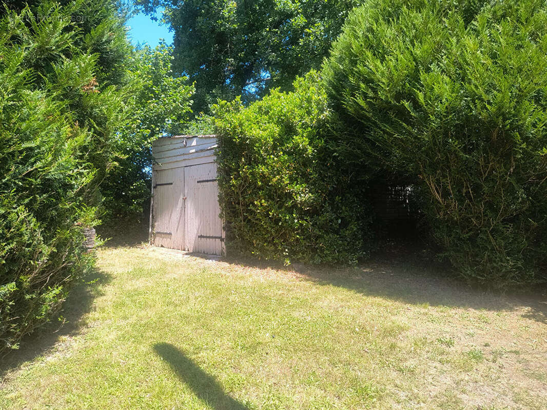 HAUTE-VIENNE - Charmant bungalow rénové offrant une vue imprenable sur le château et doté de 4 600 m² de jardins privésMaison  3 - photo 14