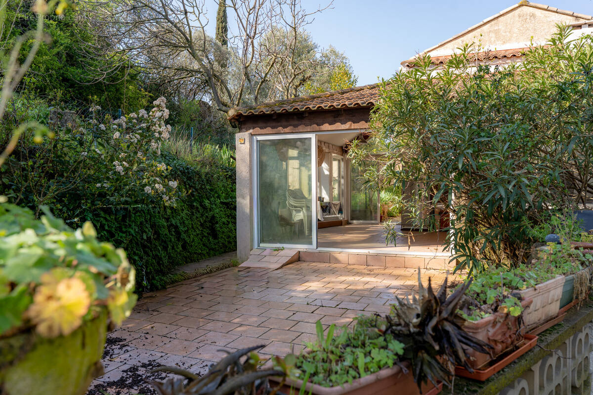 Maison à SIMIANE-COLLONGUE