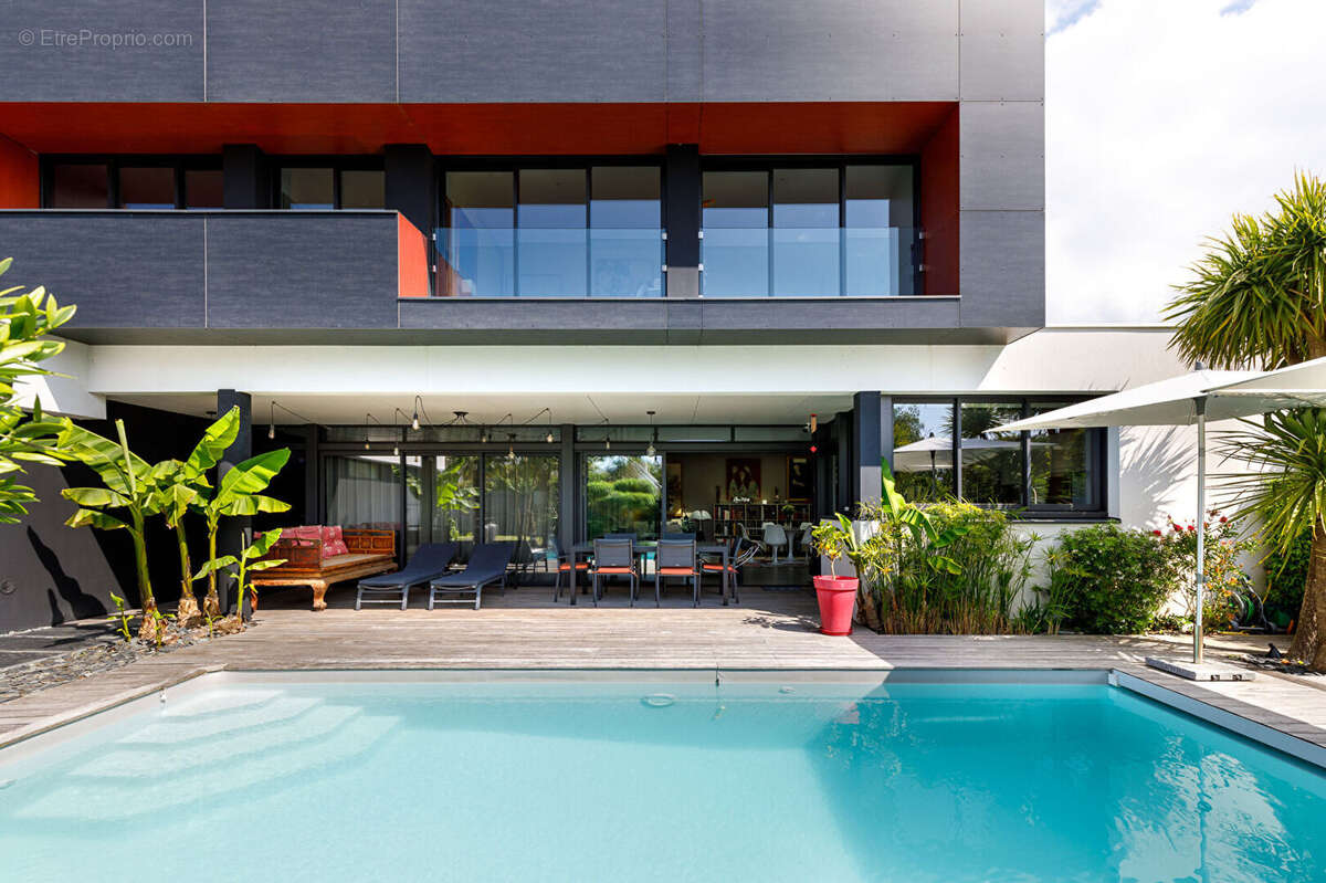 SAINT MARC SUR MER Maison 165 m² 4 chambres Piscine Double garage - photo 14