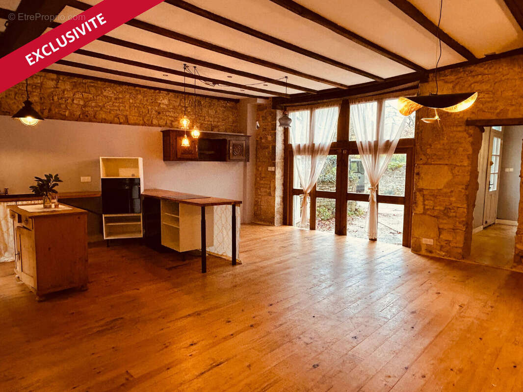 Maison à NANTEUIL-EN-VALLEE