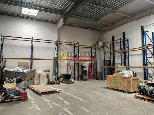 Local d’activite a vendre // rillieux-la-pape 69140 - photo 2