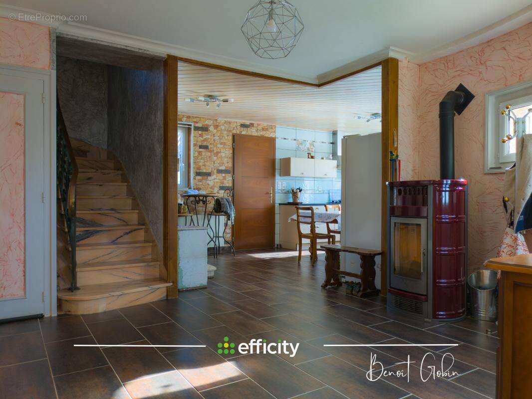 Maison 143 m² à Carhaix-Plouguer  - photo 4