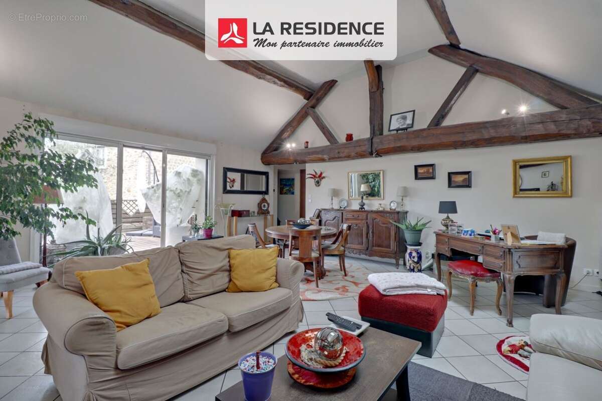 Maison à JOUY-LE-MOUTIER