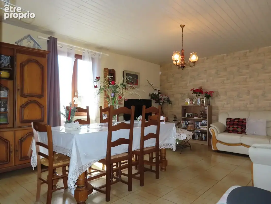 Maison proche du centre Mairie CHARVIEU, - photo 4