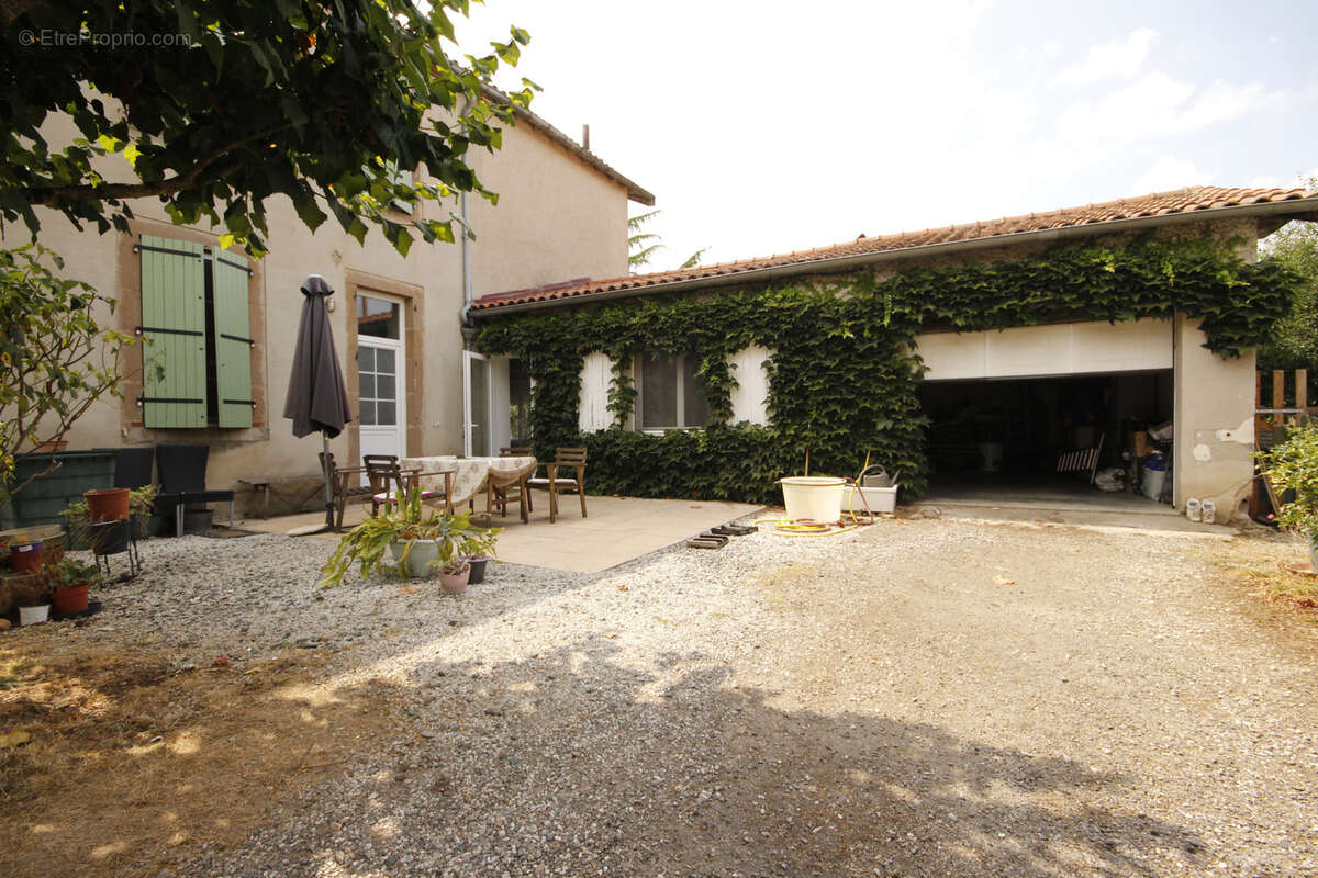 Maison à SAINTE-GEMME