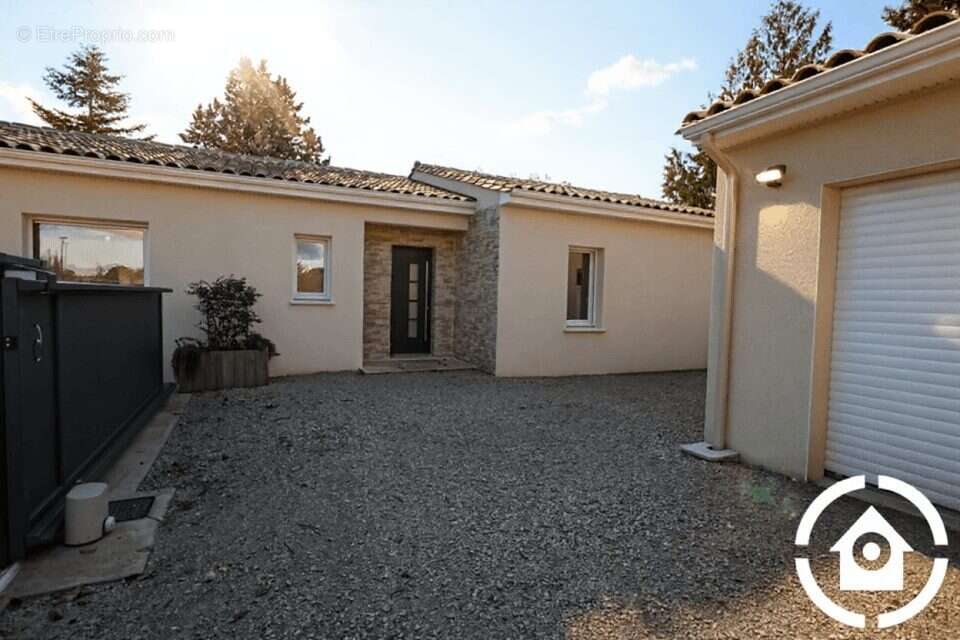 Maison à FLEAC