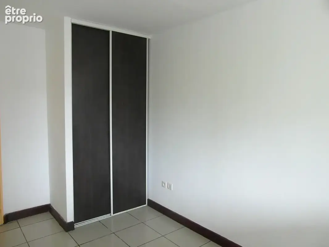 ST DENIS - T3 -5ème étage, 61 m² - photo 6