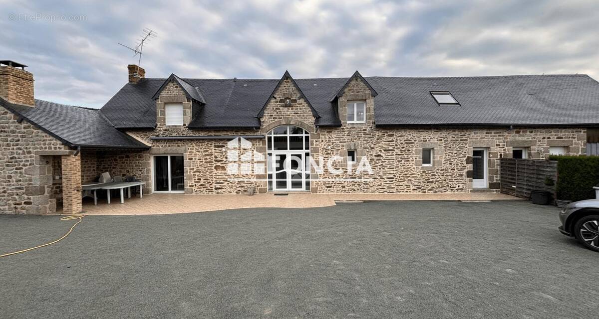 Maison à SILLE-LE-GUILLAUME