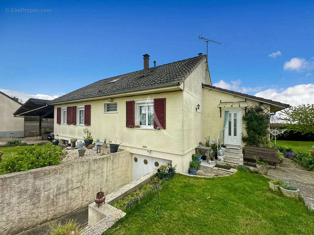 Maison à ETREPAGNY