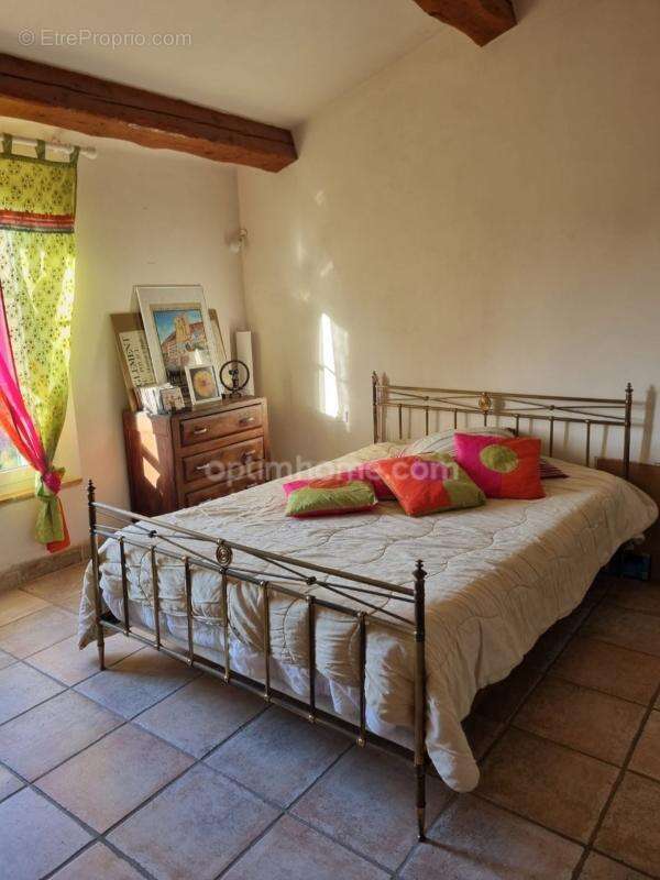 Villa provençale sur plus de 7 000 m² de terrain - photo 14