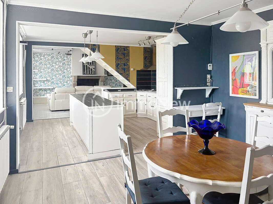 Rare a la vente, maison 230 m2  avec 5 chambres sur un beau terrain de 1700 m2 avec sa vue exceptionnelle - photo 5