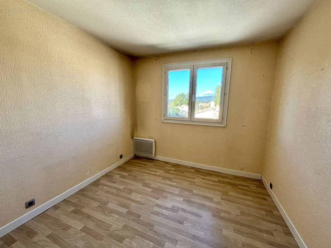 Appartement à SAINT-CYR-SUR-MER