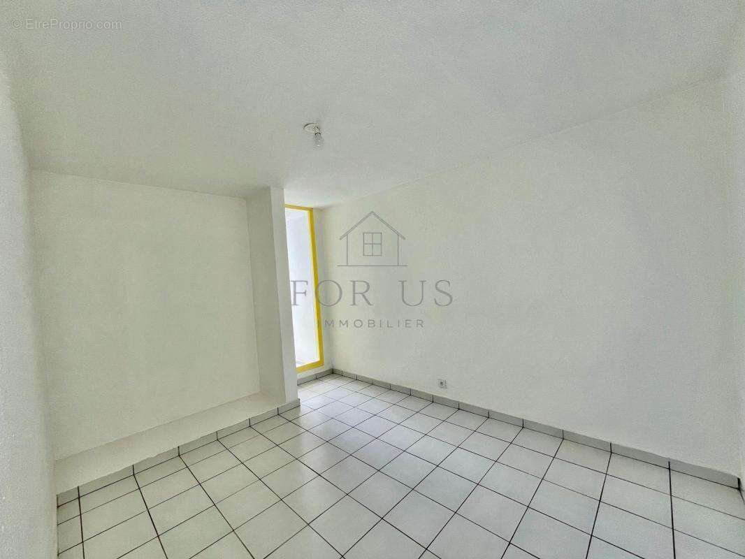 Appartement à LES ABYMES