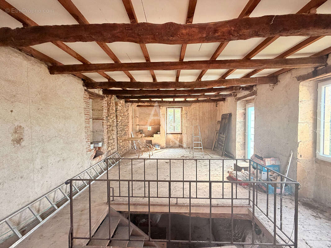 Bel ensemble grande maison, grange et petite maison à rénover, terrain - photo 16