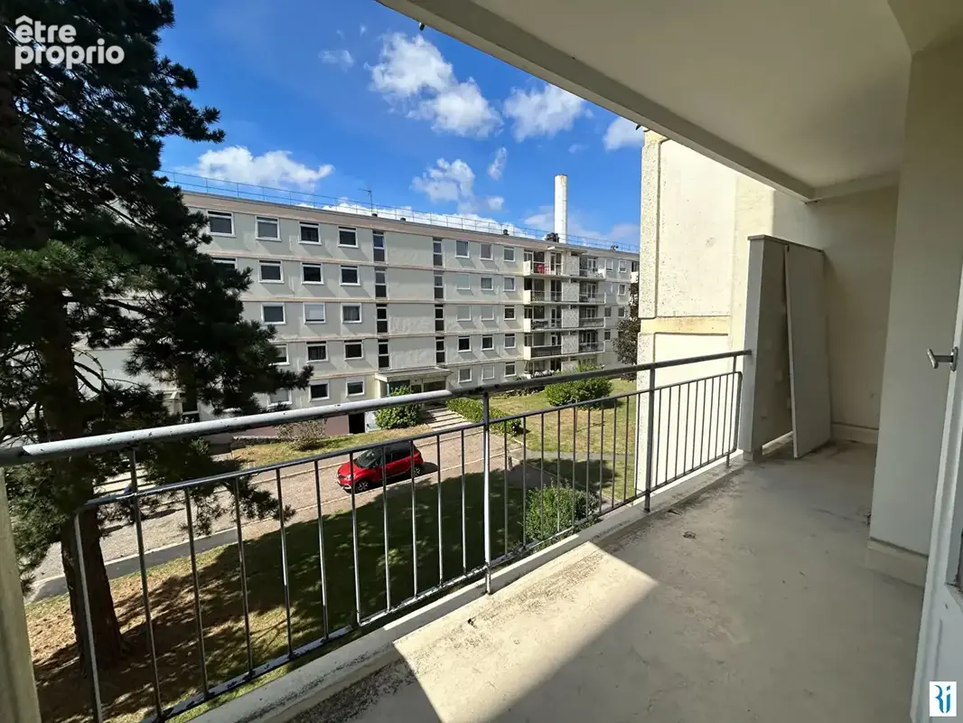 Appartement à MONT-SAINT-AIGNAN