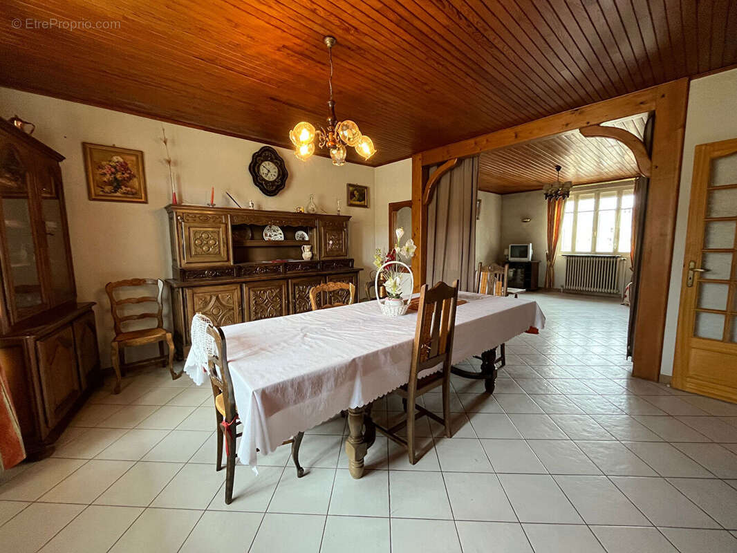 Maison à HAUTEVILLE-LOMPNES