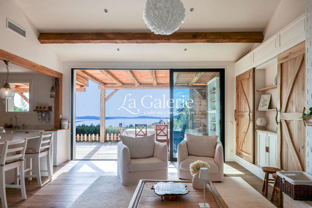 Maison à HYERES