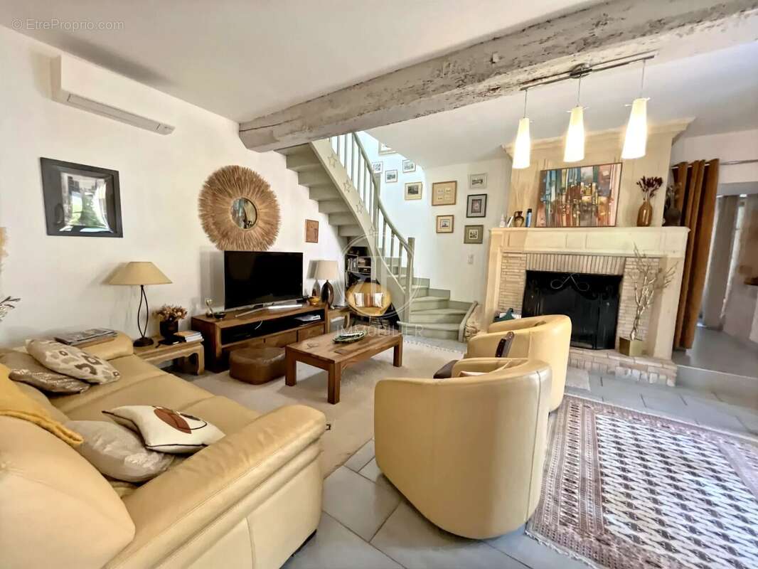 Maison familiale + dépendances avec jardin et piscine - photo 5