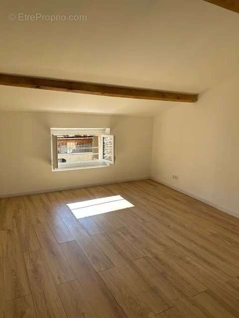 Appartement à COTIGNAC