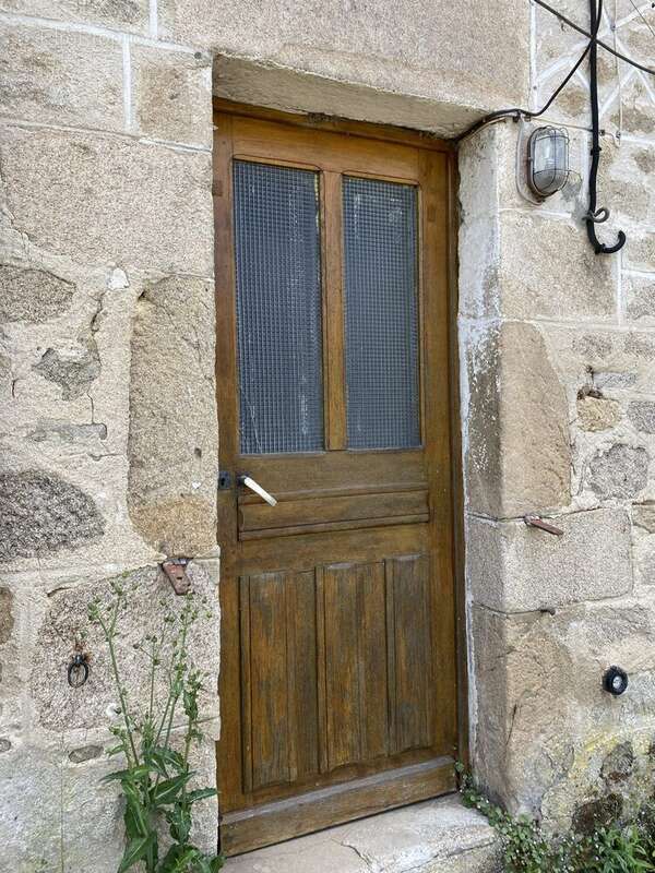 Maison à EYMOUTIERS