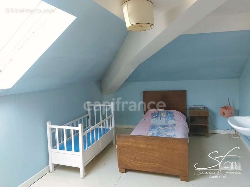 A vendre - Demeure de caractère au fort potentiel - 14 pièces - Saint-Hélène-du-Lac (73800) - photo 14