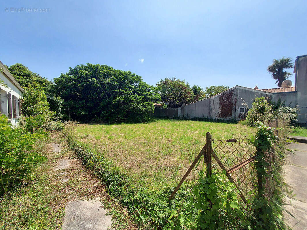 Terrain à SAINT-DENIS-D&#039;OLERON