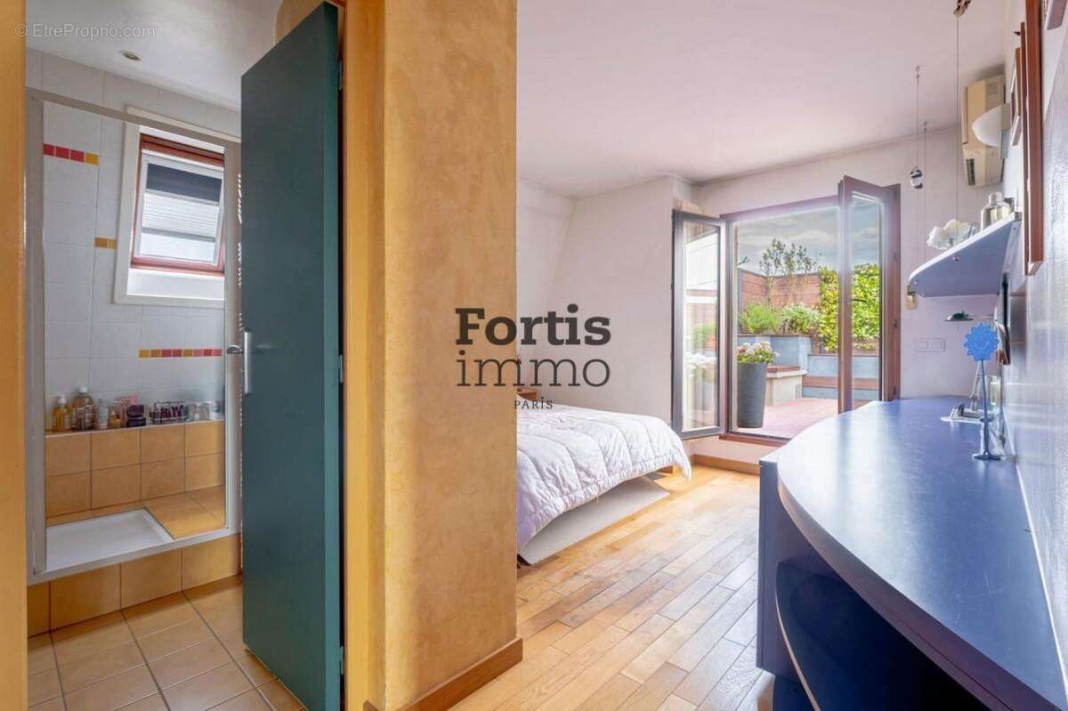 Appartement à CHARENTON-LE-PONT