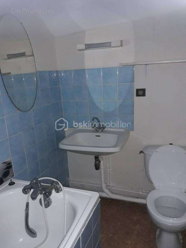 Centre ville de vesoul, venez  decouvrir votre futur grand appartement type 1 en dernier etage - photo 3