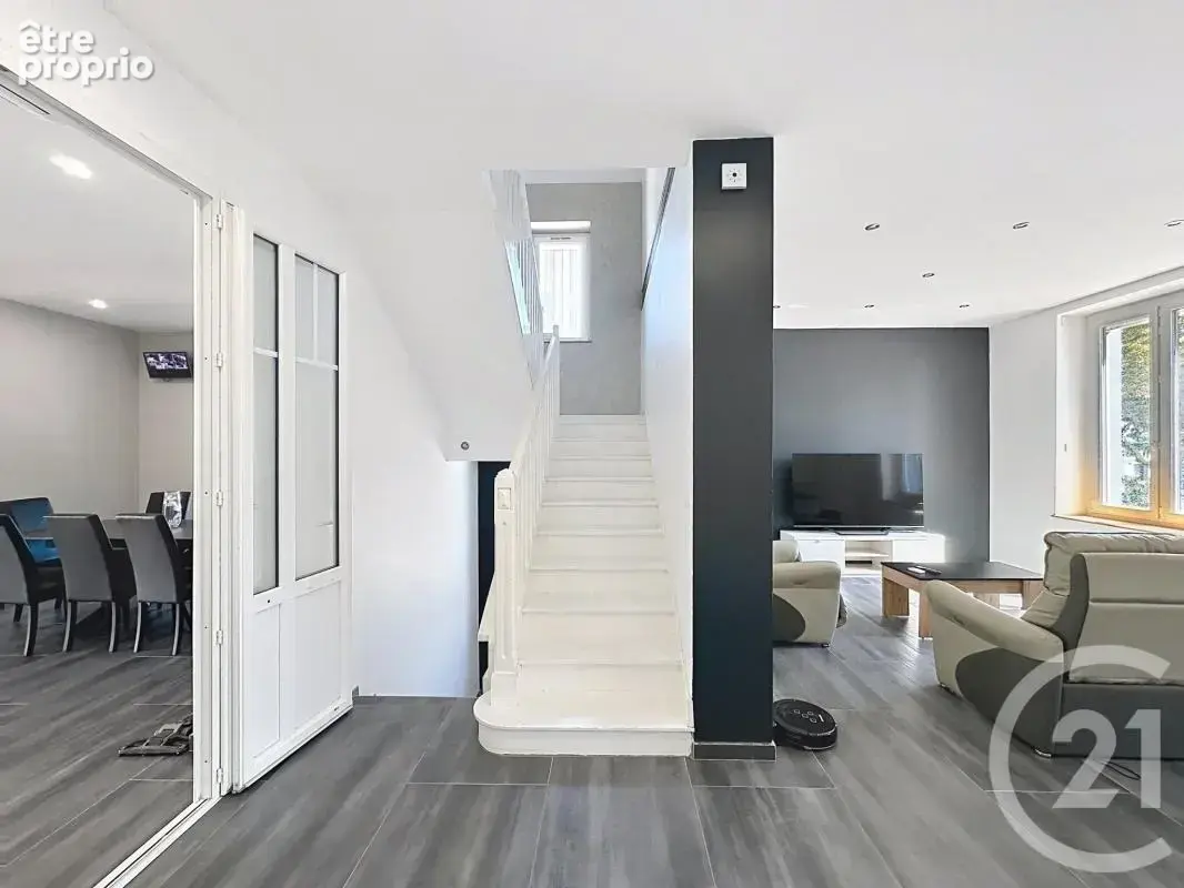 Maison 360 m² à Feyzin  - photo 10