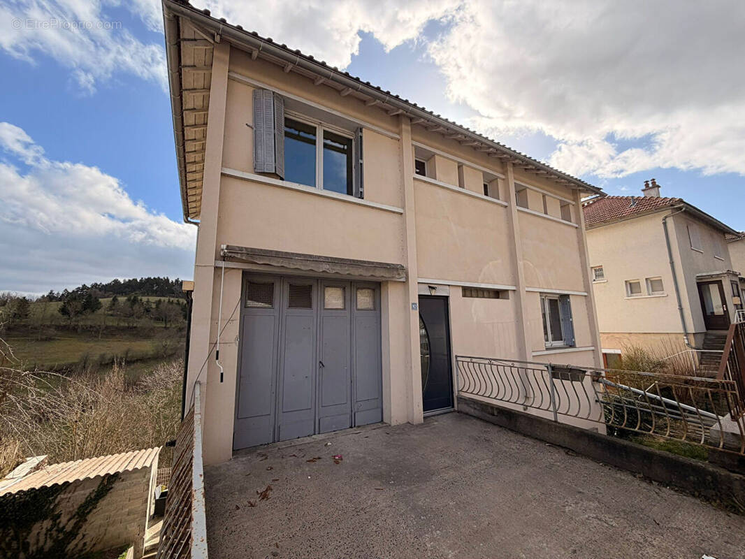 Maison à SAINT-FLOUR