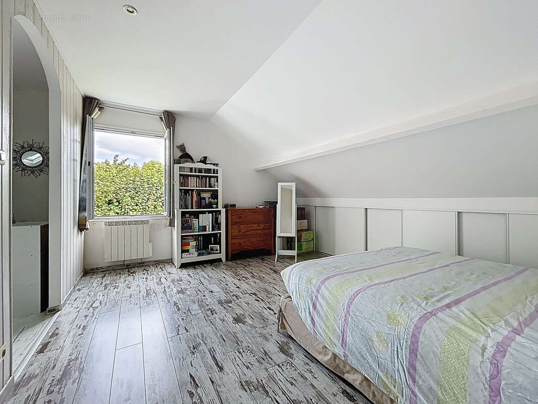 Maison à SAINT-JACQUES-DE-NEHOU