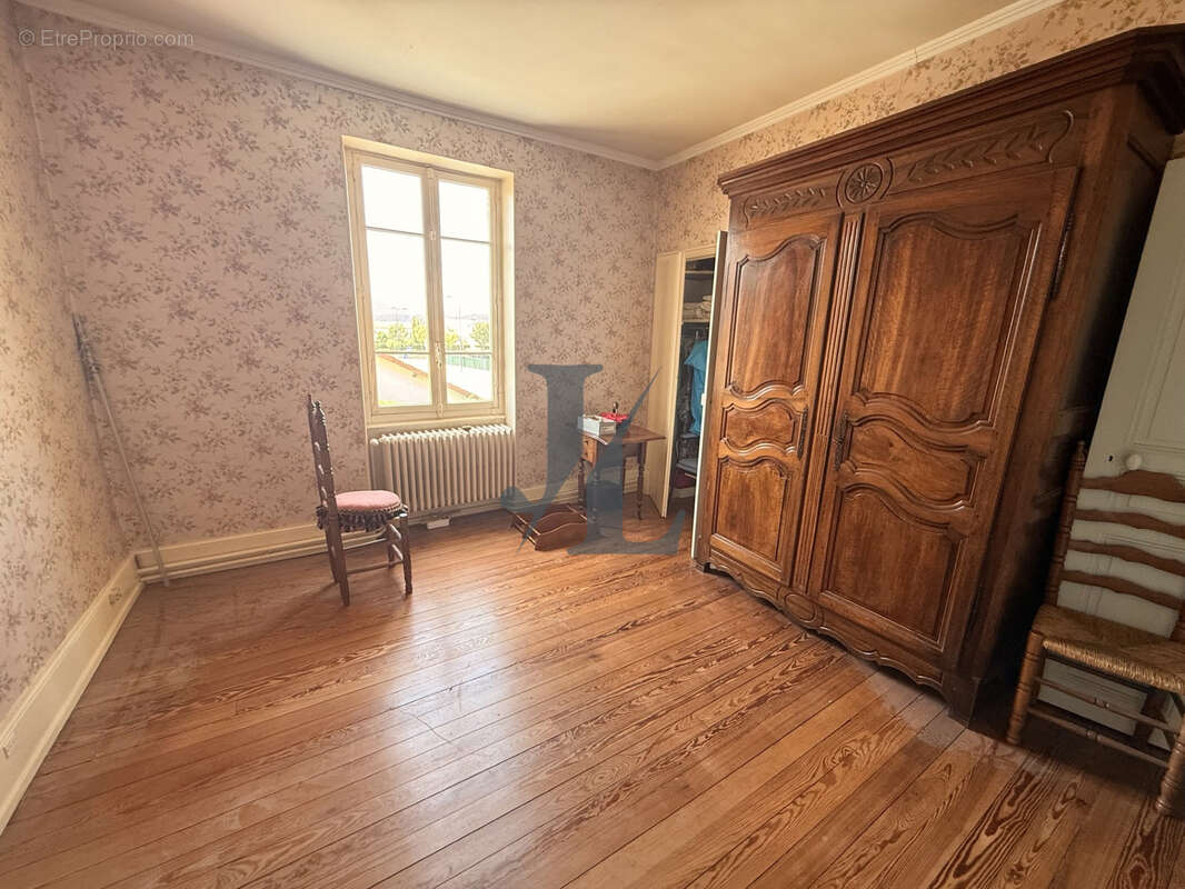 Maison des annees 30 avec terrain a batir - photo 8