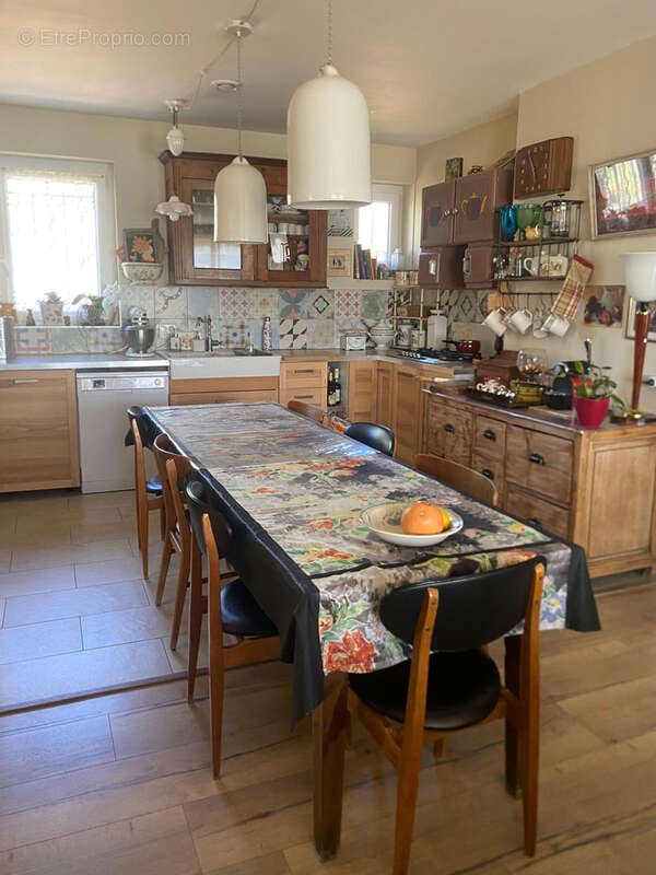 Maison à SAINT-PANTALEON-LES-VIGNES
