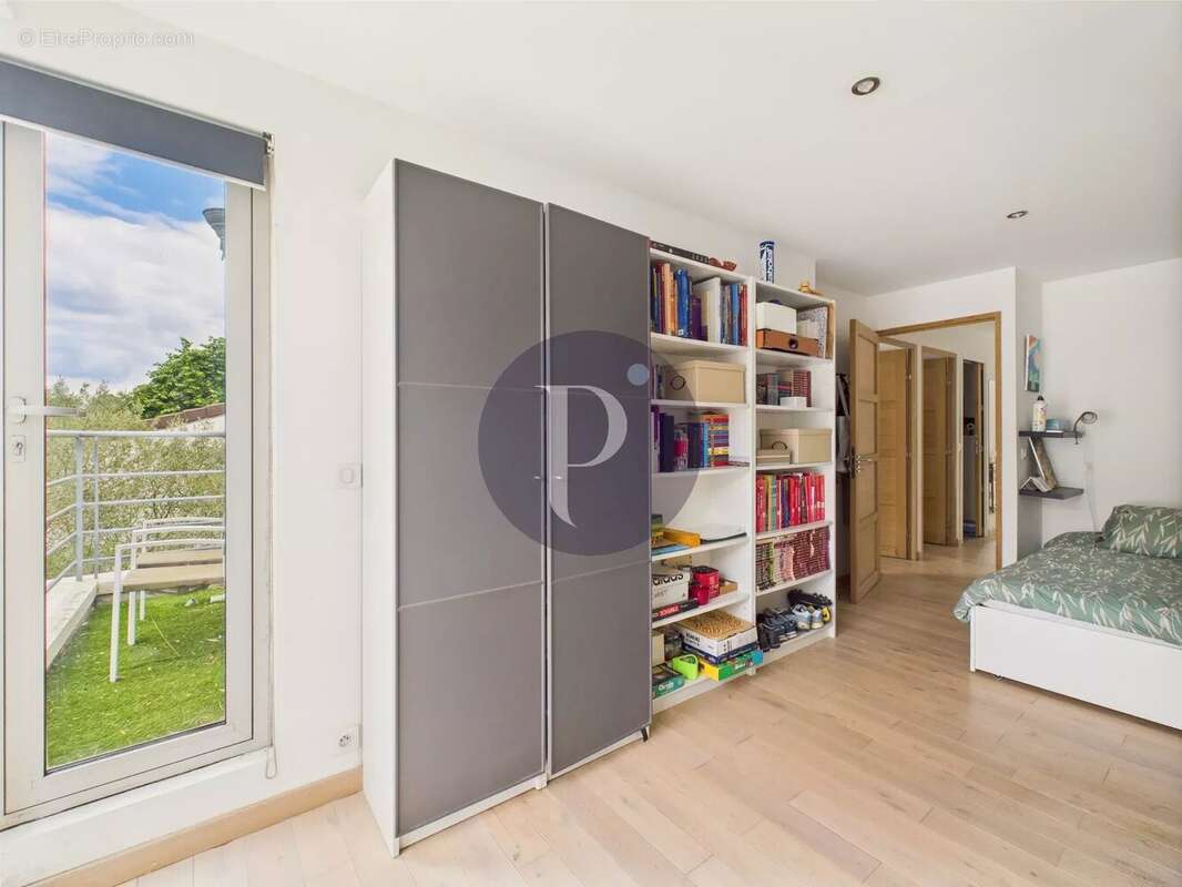 Maison à LE PLESSIS-ROBINSON