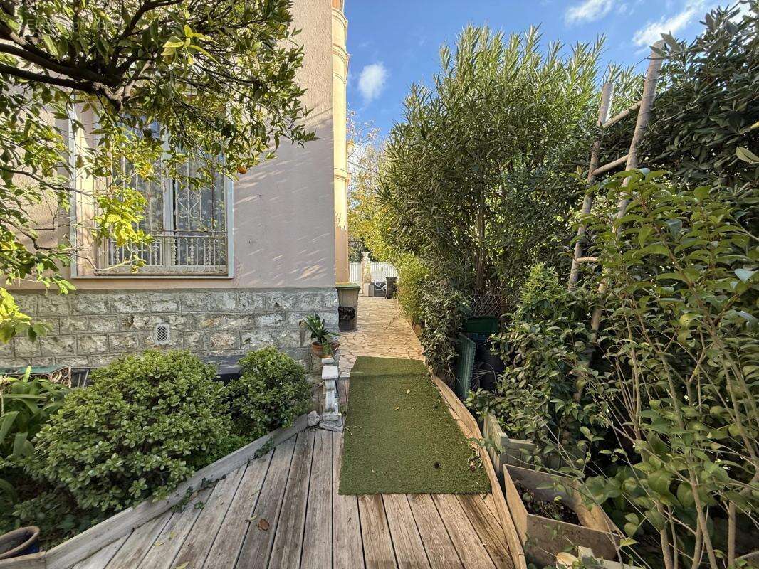 Nice Cimiez : Propriété de 435m² comprenant 6 appartements - photo 8