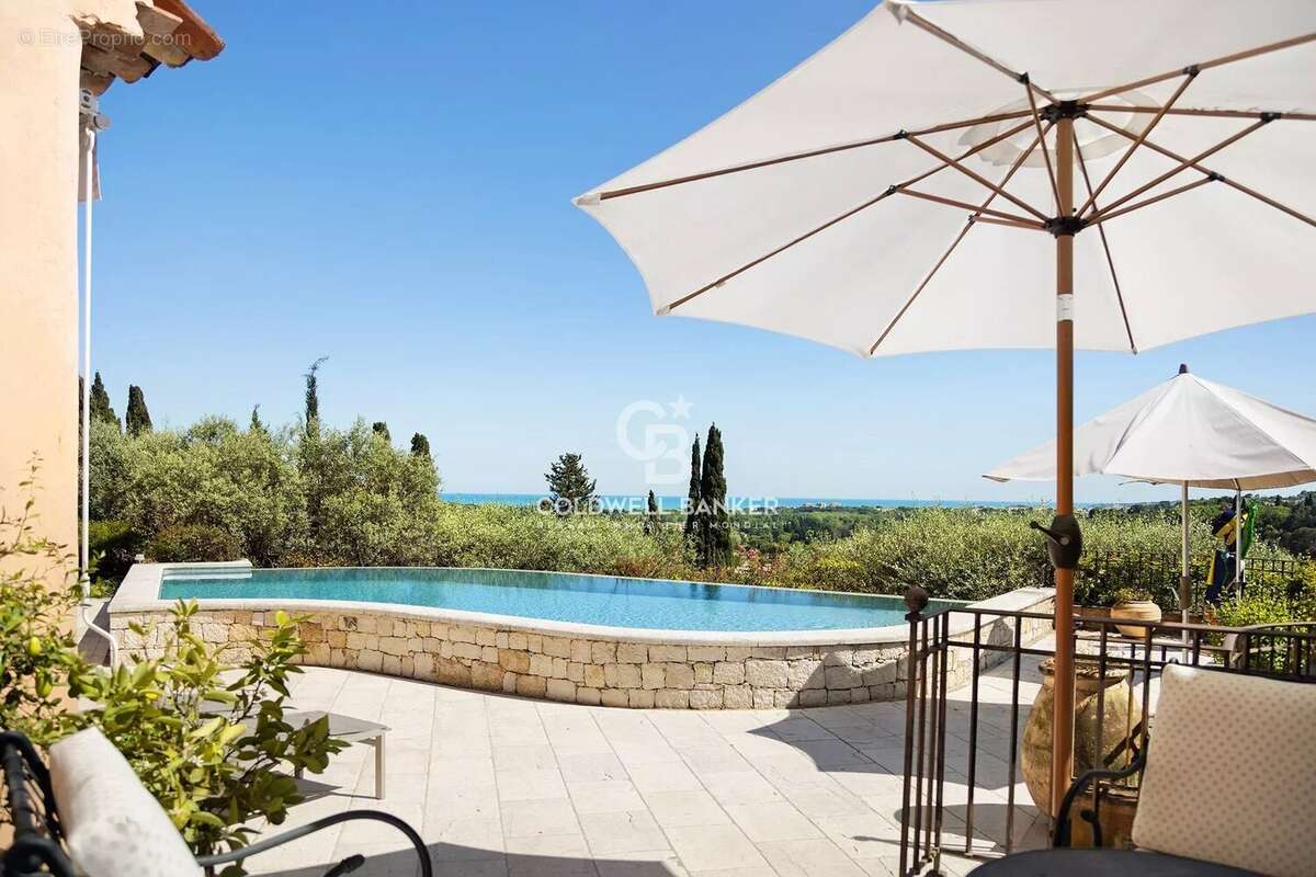 Maison à VALBONNE
