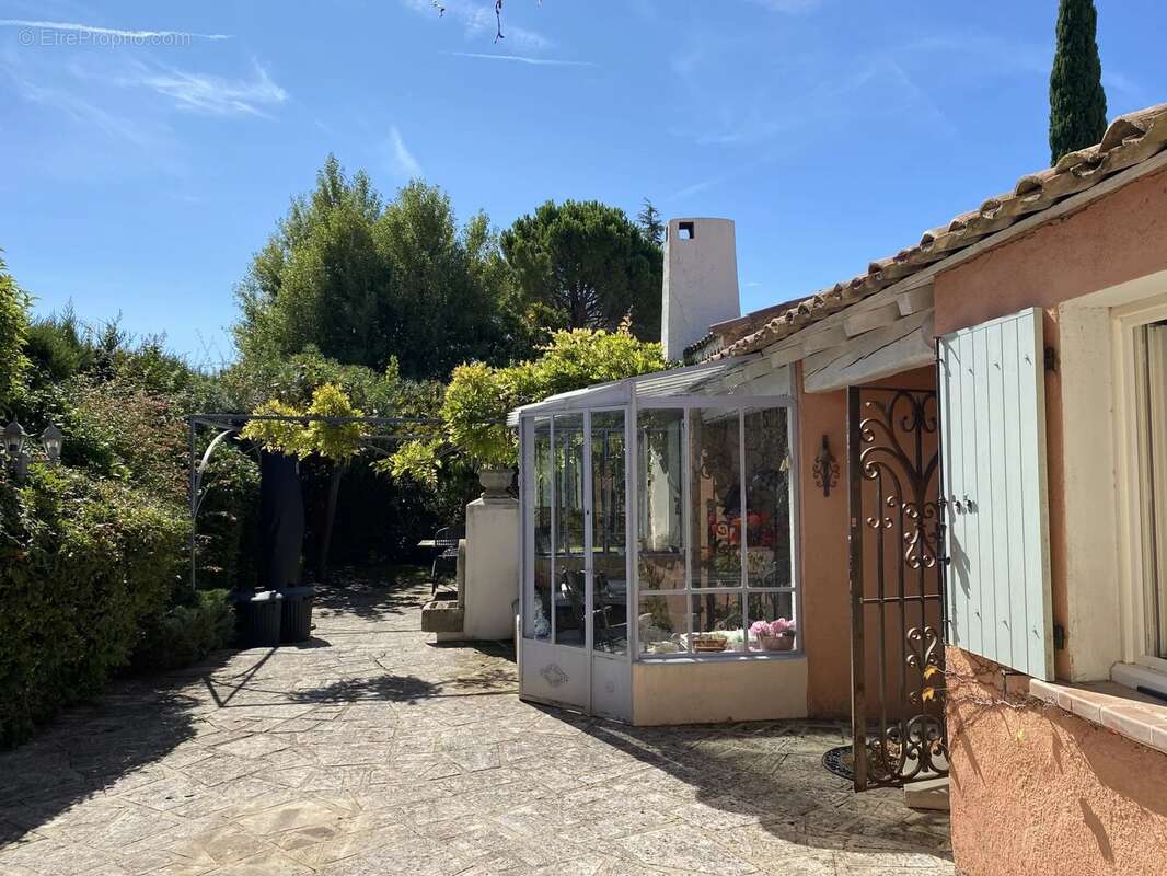 Maison à VELAUX