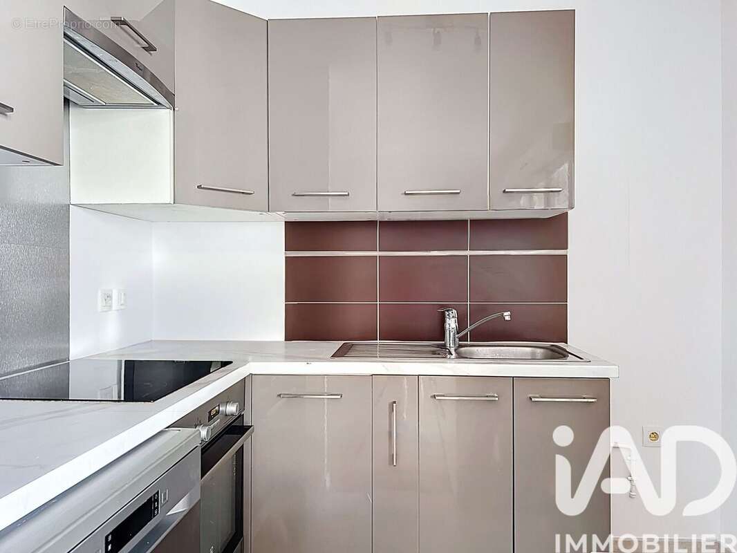 Photo 2 - Appartement à SAINT-CYR-L'ECOLE