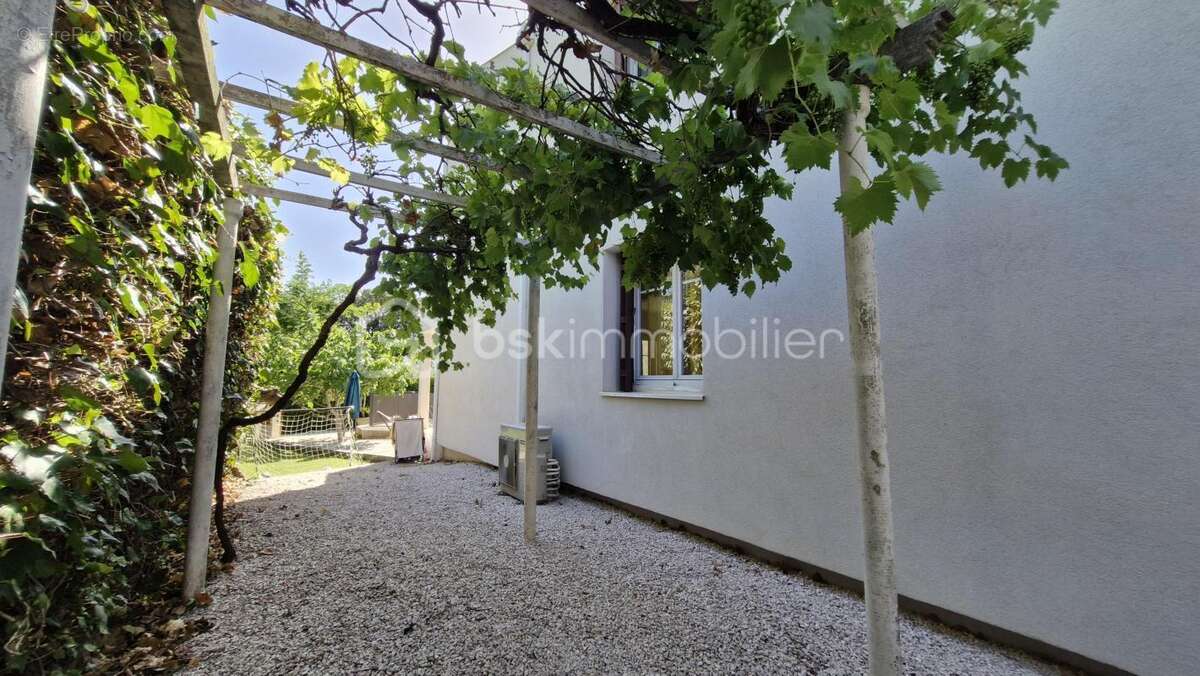 Au calme à 5min du Tram - Maison ancienne 6 Chambres, rénovée avec architecte en 2022 - photo 3