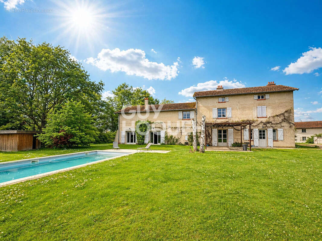 Maison à MORNAND-EN-FOREZ