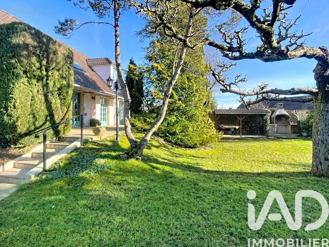 Photo 1 - Maison à CHEVRY-COSSIGNY