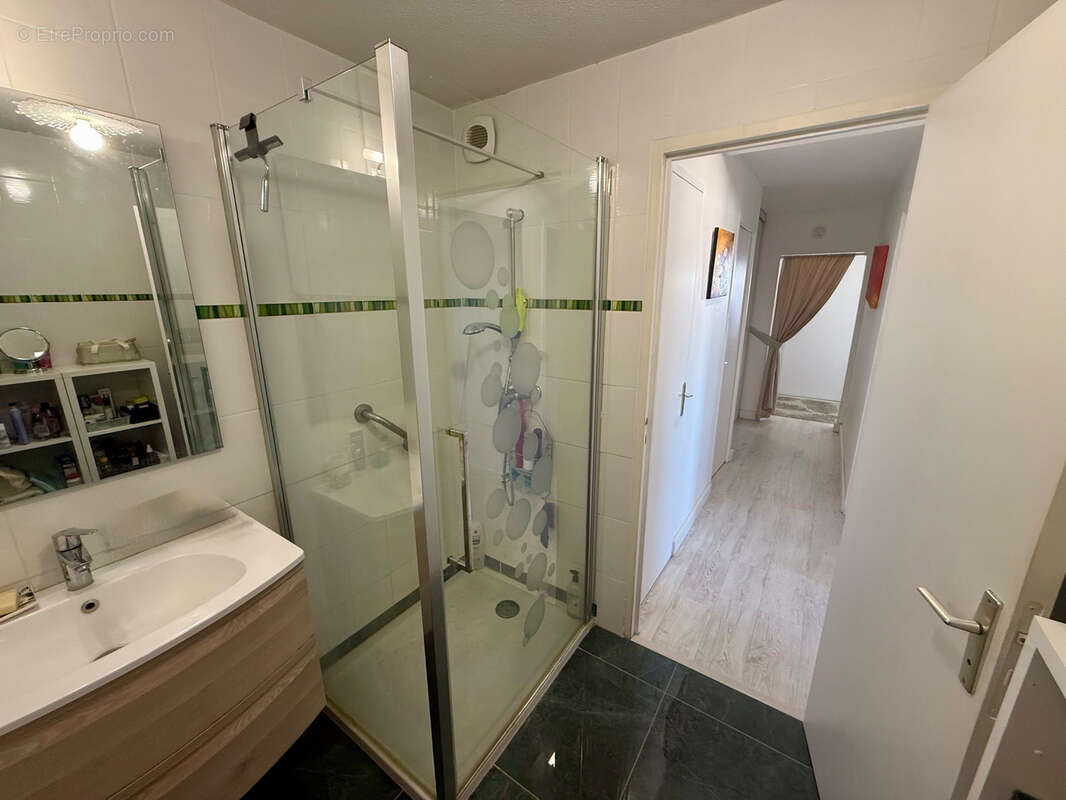 Appartement à MAUGUIO