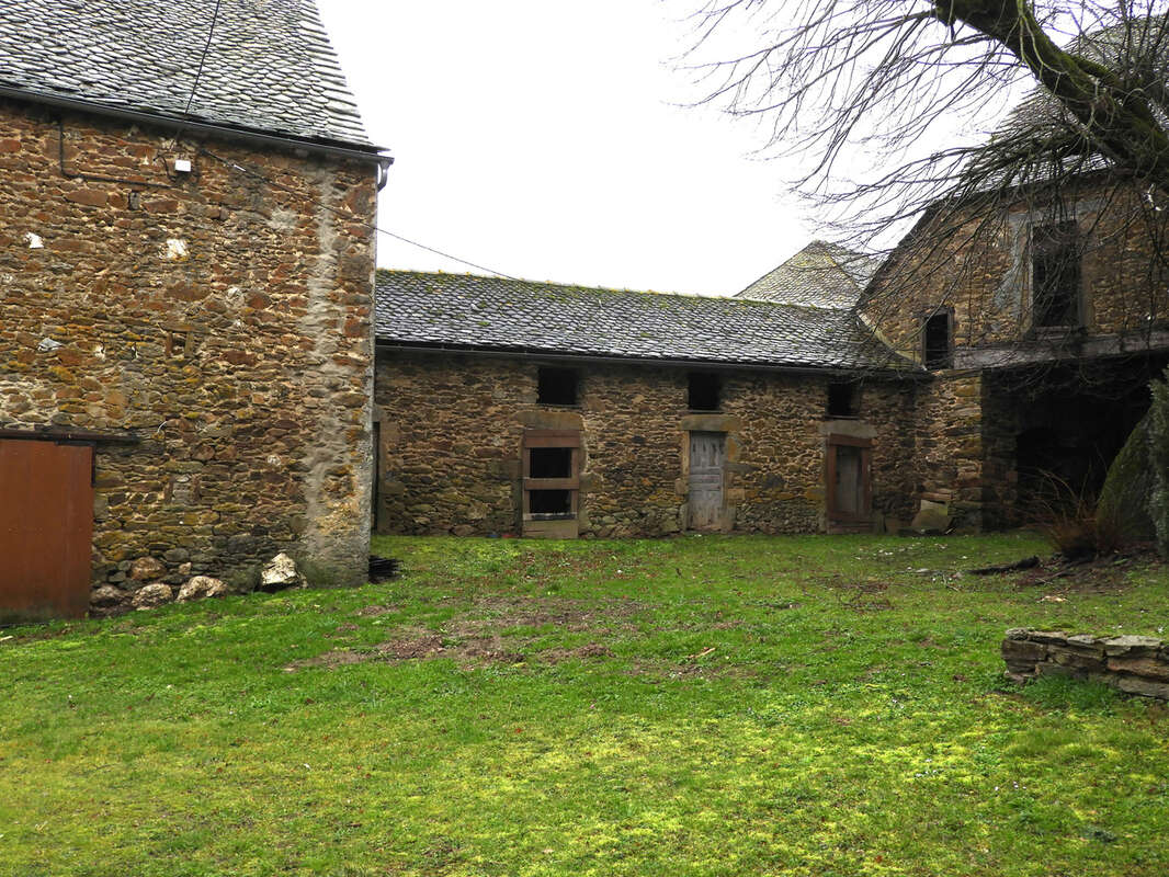 Maison à PREVINQUIERES