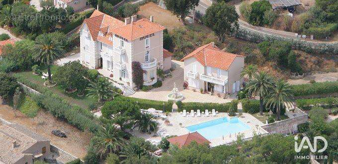 Photo 2 - Commerce à LA CROIX-VALMER