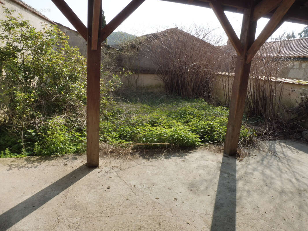 Maison à SAINT-VINCENT-DE-CONNEZAC