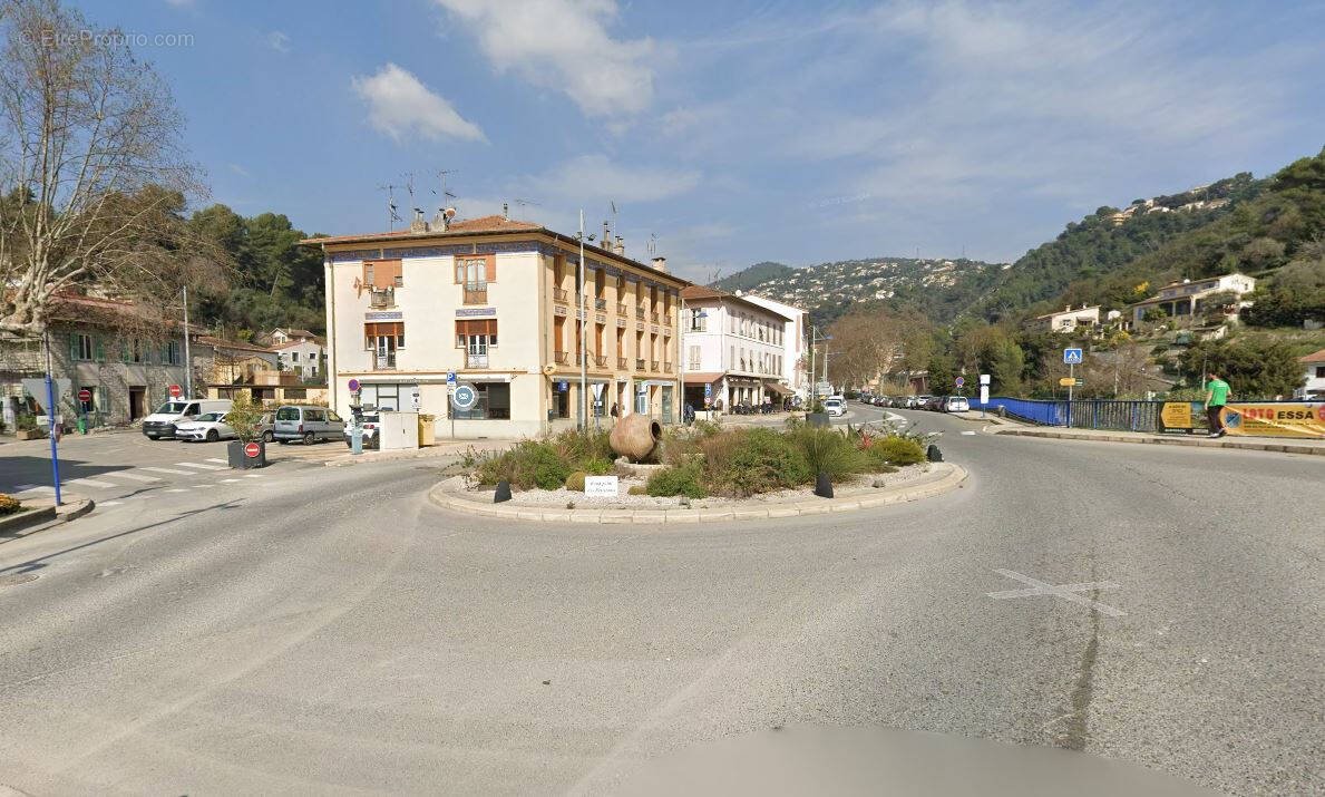 Parking à SAINT-ANDRE-DE-LA-ROCHE