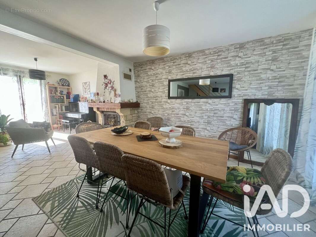 Maison 130 m² à Saint-Martin-Des-Champs  - photo 7